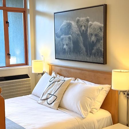 Alpenglow Lodge By Mva วิสต์เลอร์ ภายนอก รูปภาพ